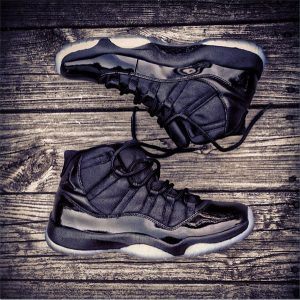 Air Jordan Black Out